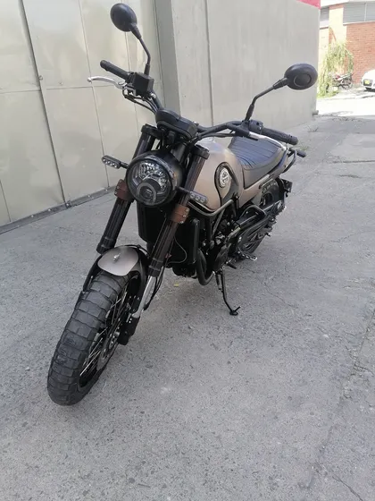Benelli Leoncino 500 Trail