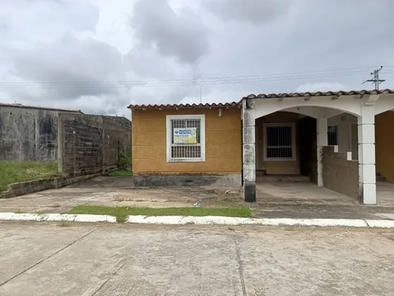 Se Vende Casa En Lomas Del Bosque, Tipuro 