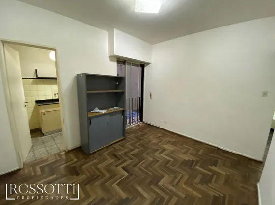 Muy Buen Departamento De 2 Ambientes Lateral