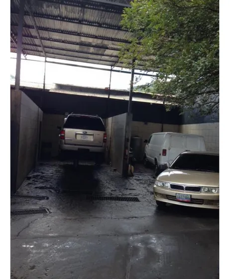 Venta De Galpon Y Local Comercial Una Sola Parcela En Baruta 