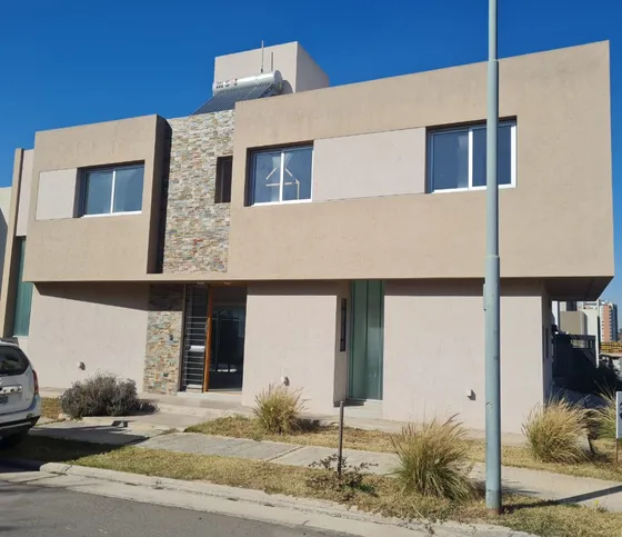 Casa En Venta - Miradores De Manantiales Ii