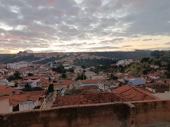 Casa No Centro Em Capelinha-mg