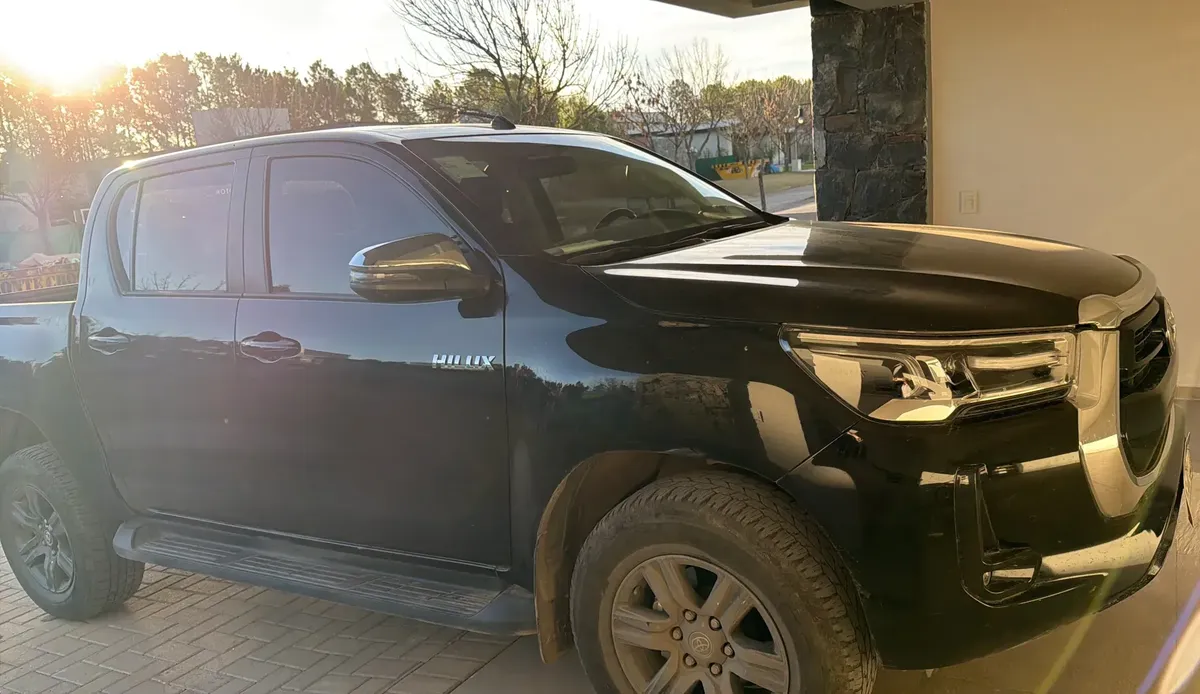 Toyota Hilux Pick-Up 2.8 Cd Srv 204 Cv 4X2 AT