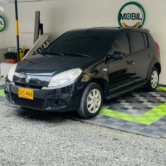 Renault Sandero Authentique Mt 1.6cc 2014** 