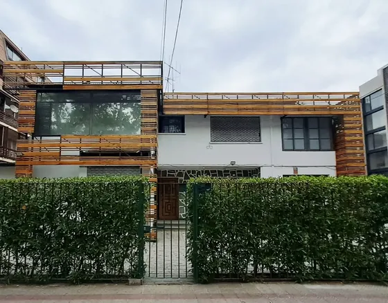 Estupenda Casa Comercial Suecia/c. Antúnez, Estacionamientos