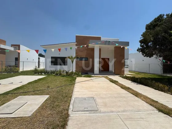 Casa En Venta En El Porvenir, Sjr, Querétaro.