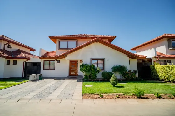 Casa En Venta, Condominio Los Nogales, Las Rastras.
