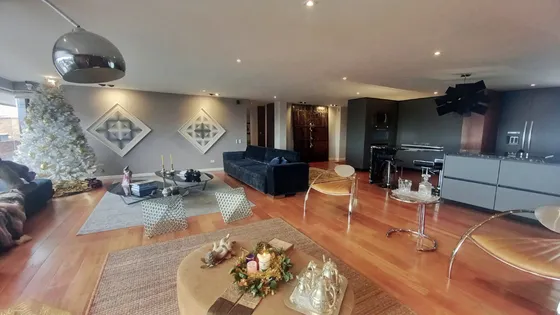 Apartamento En Venta. Chicó Norte. Área 261.45 M2. Con 3 Habitaciones. 1 Family Room. 3 Baños. Hab Y Baño De Servicio. 3 Parqueaderos. 1 Depósito.
