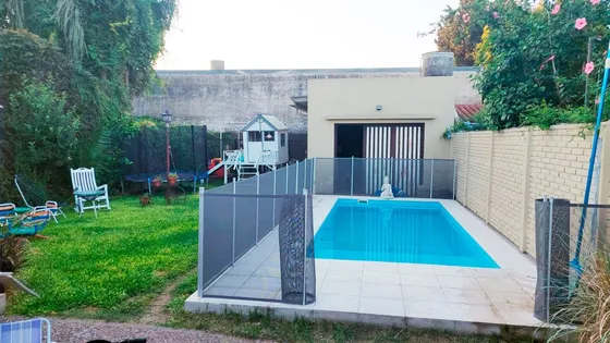 Casa Venta 4 Ambs, Piscina, Fondo Libre Y Cocheras