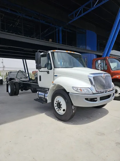 International 4300 Modelo 2013 Chasis Cabina Rabón 4x2