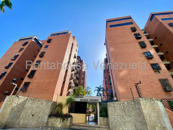 Amplio Apartamento En Alquiler, Urb. Base Aragua, Maracay, Piso Bajo, 25-15537 Mv