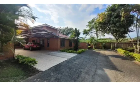 Venta De Casa Condominio De 400mt2 En El Castillo, Jamundí 11601.
