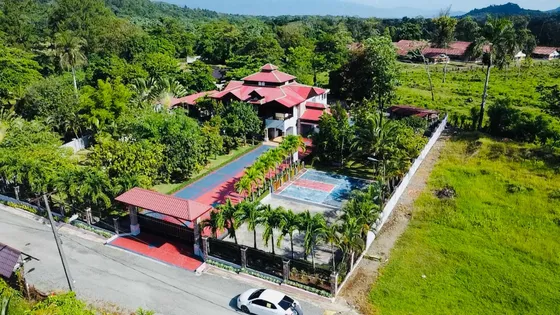 Villa Con Amplio Terreno De Venta En Bonao