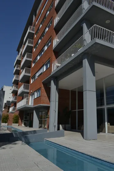 Alquiler En Edificio De Categoría En Moron (gimnacio, Pileta, Solarium, Parrillas, Sum, Jugos, Guardia 24hs, Etc)