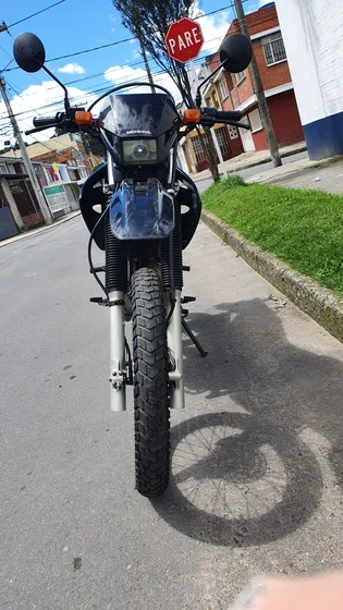 Honda Xr 250 Tornado De Color Negro