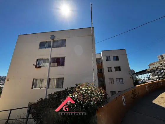  Vendemos Depto 2 Dorm/1 Baño A Minutos Centro De Valparaiso