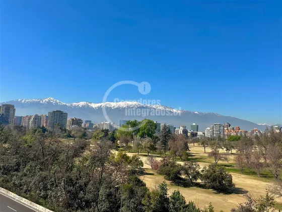 Departamento En Venta De 3 Dorm. En Vitacura &#43; Servicios