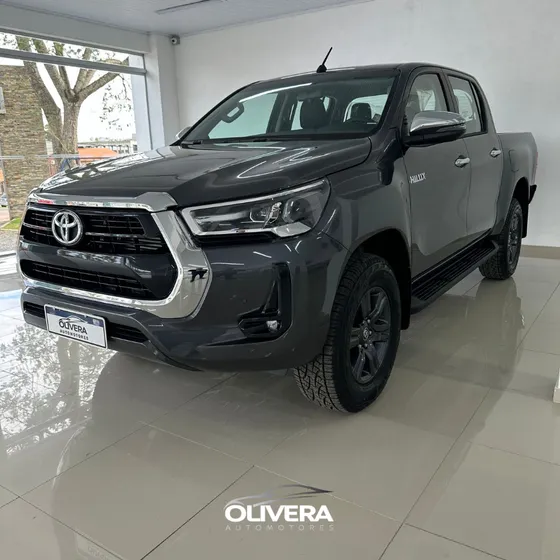 Toyota Hilux 2.4 Tdi Cd Sr 4x2 Mt