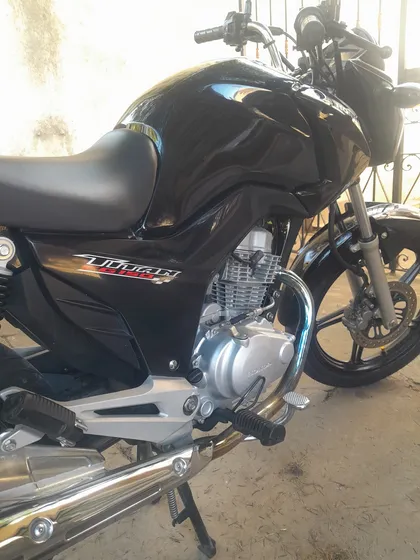 Vendo Cg New Titan 2018 5500 Km Reales Excelente Estado