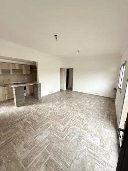 Departamento Tres Ambientes A La Venta En Lujan Centro