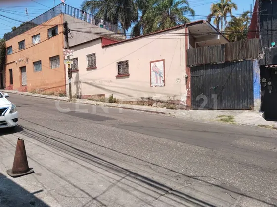 Se Vende Como Terreno En Av. Atlacomulco, Cuernavaca