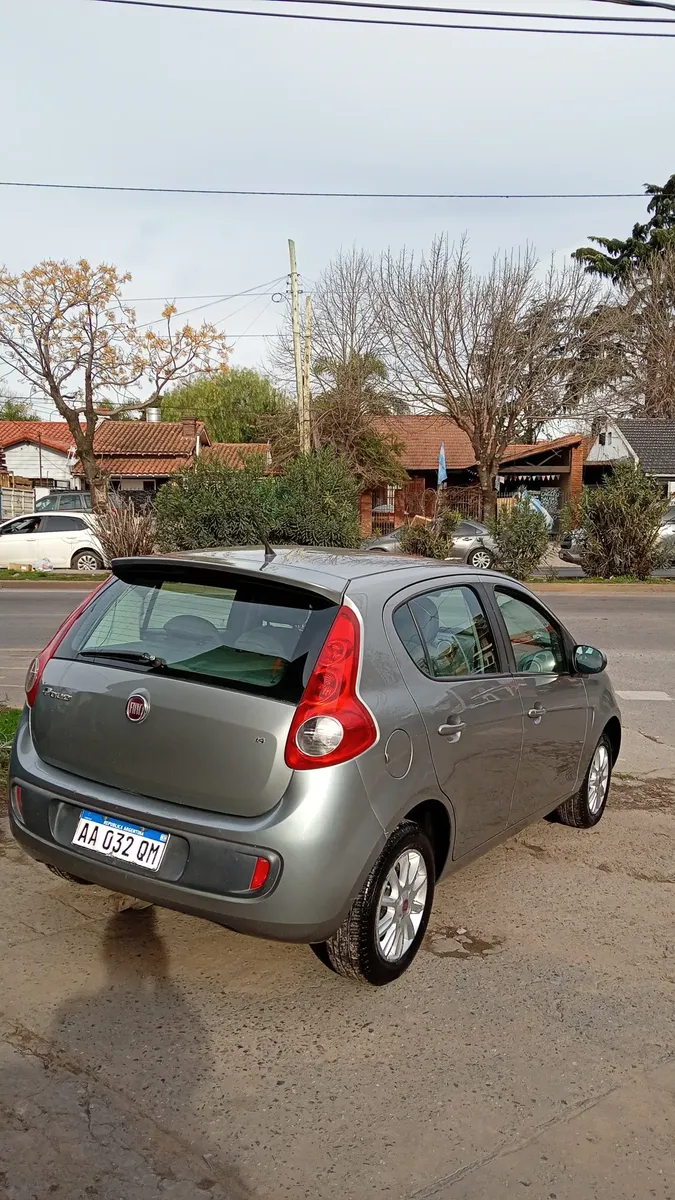 Fiat Palio 1.4 Attractive 85cv525969383941754883