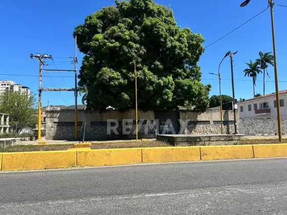 Casa Comercial En Alquiler Avenida Bolivar Valencia Mag663132 Solo Clientes Directos - Abtenerse Asesores Inmobiliaros