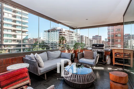 Departamento En Venta De 5 Dorm. En Las Condes