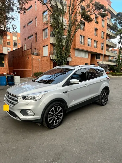 Ford Escape 2.0 Titanium