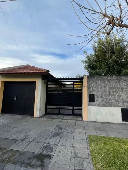 Venta Chalet 3 Dormitorios Remedios De Escalada Con Cochera