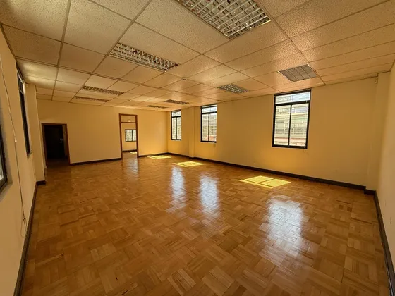 Oficina Planta Completa De 306m2 En Centro De Valparaíso