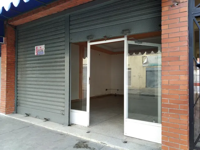 Alquiler De Un Local Ubicado En Calle 5 De Julio, Entre Miranda Y Av. Bolívar Maracay.