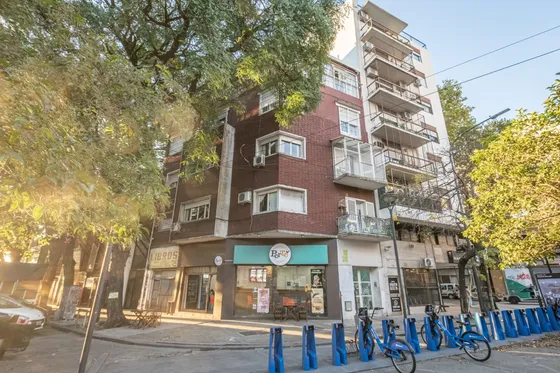 Edificio En Block - Pb Y 4 Pisos + 2 Locales - Oportunidad.-