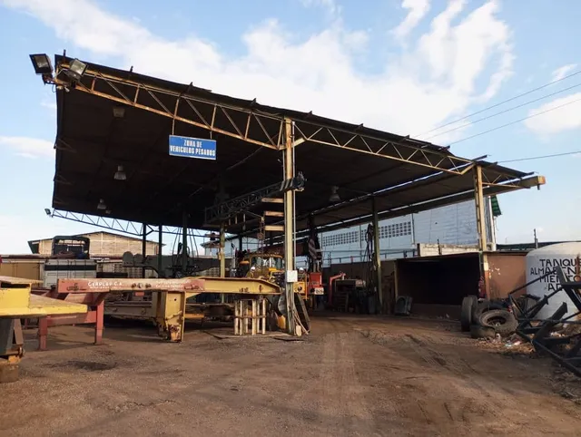 Luis V    Ofrece En Venta Terreno  Municipio  San Diego,   Estado  Carabobo Comercial Ubicado Frente Al Big Low Center, Detrás Del Concesionario Rústicos.       