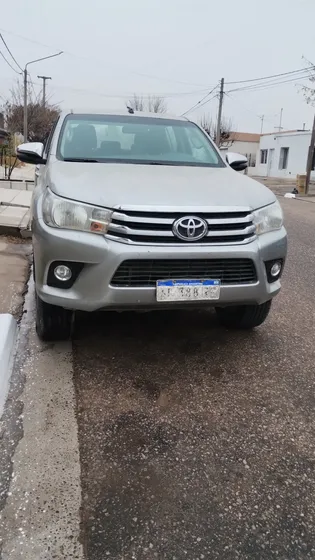 Toyota Hilux Pick-up 2.8 Cd Srv 177cv 4x4 At