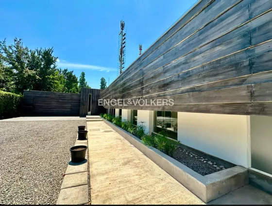 Casa Moderna, Chicureo Poniente, Excelentes Accesos