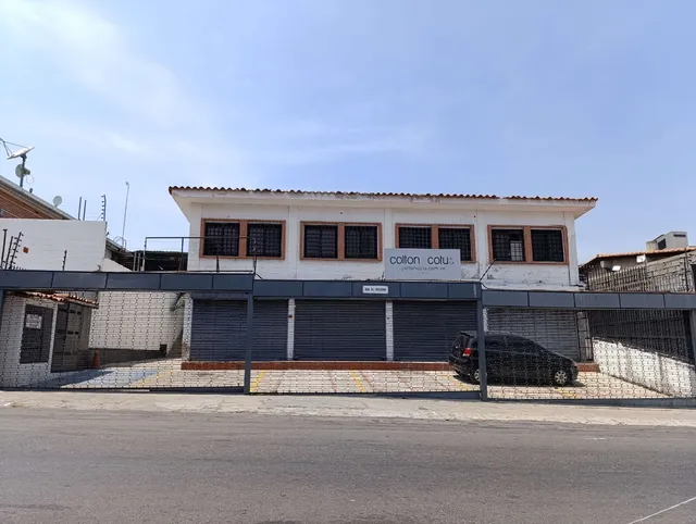 Venta / Casa Comercial / Santa Mónica / 4 Locales- 7 Oficinas- 9 Pe- 1 Anexo- Salas De Baños / 630m2 /