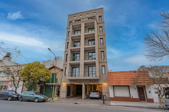 Venta Departamento 2 Ambientes Con Cochera