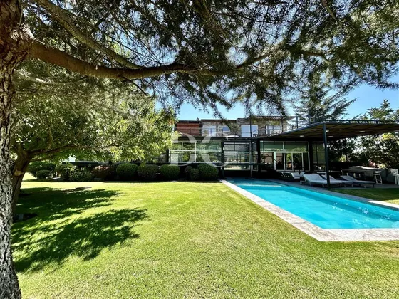 Casa En Venta De 4 Dorm.las Brisas,chicureo,colina