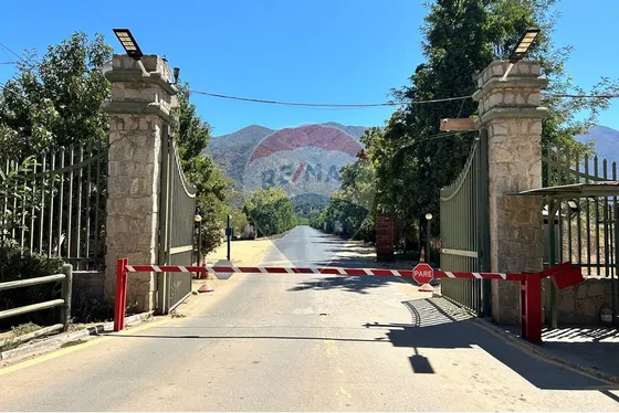 Parcela Con Permisos De Construcción Listos