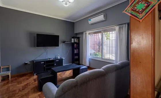 Casa En Venta - 3 Dormitorios 2 Baños 2 Cocheras - 300mts2 - Ciudad Madero