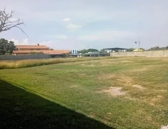 En Venta Parcela De Terreno 110.000 M² Ubicada En Z.i.  Los Guayos Frente Con La Autopista Regional Del Centro  Carabobo.