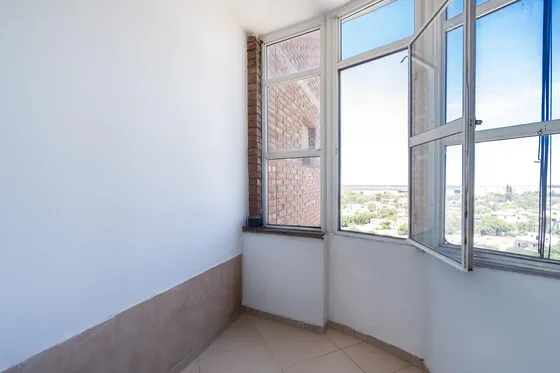 Venta - Departamento De 1 Dormitorios Con Vista Al Rio. San Lorenzo.