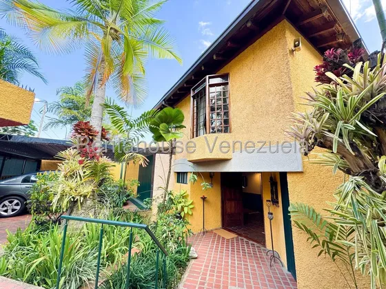 Casa En Venta En Los Palos Grandes Cr- 26-15225