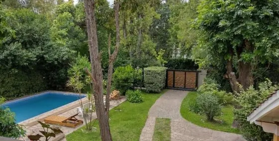 Casa En  Venta 5 Amb Gran Fondo Y Piscina Parque Leloir