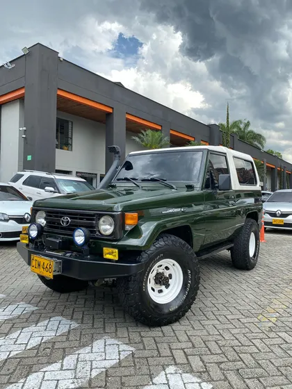 Toyota Land Cruiser 4.5 Fzj75