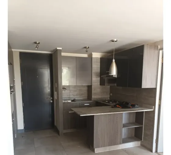 Arriendo Est.central Depto Metro Ecuador 2d+2b+e+b