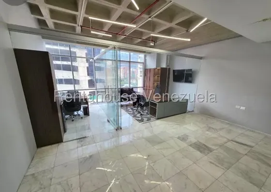 Oficina A Estrenar En Alquiler En Las Mercedes Jr