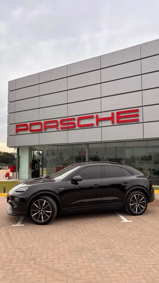 Porsche Macan 4 Electric