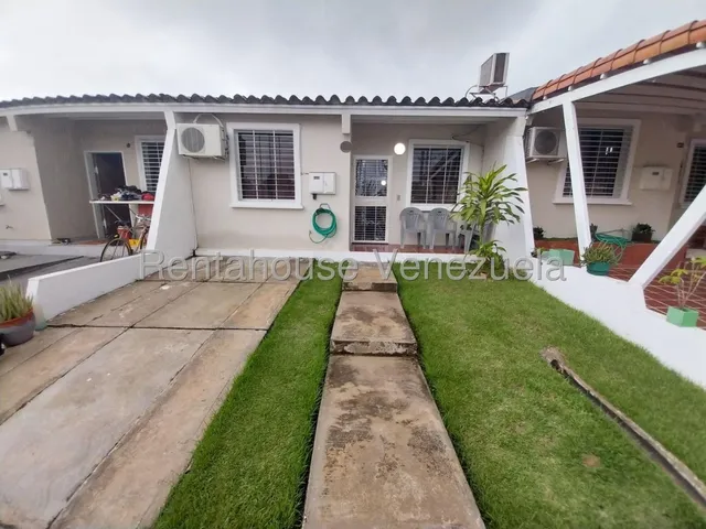 Casa En Venta En Roca Nostra, Cabudare-increible Oferta